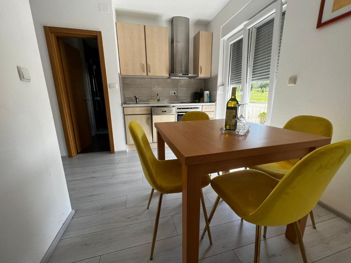 Apartments Petrusic Supetarska Draga Extérieur photo