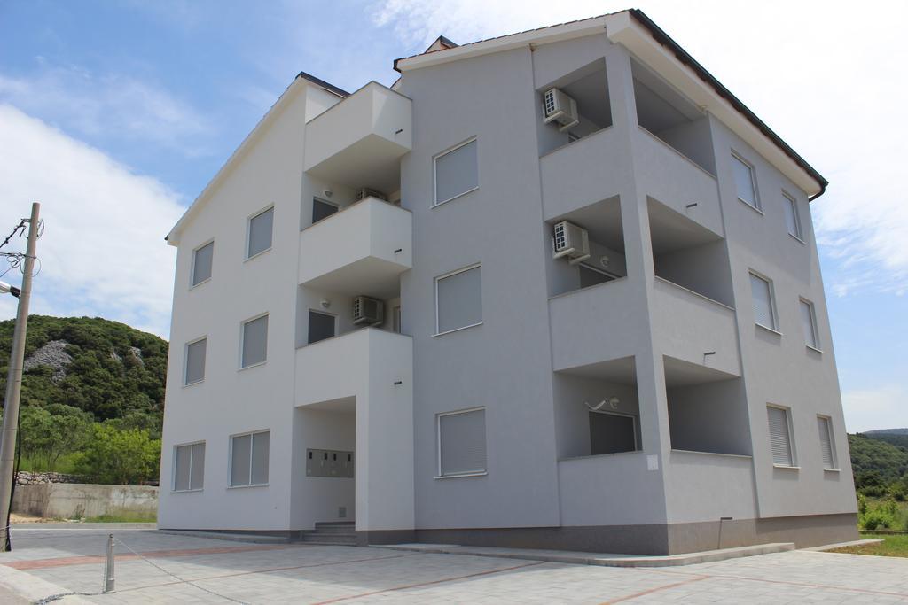 Apartments Petrusic Supetarska Draga Extérieur photo